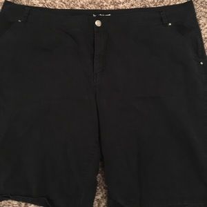 Size 28 black shorts